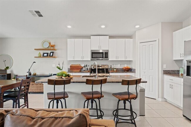 Building Photo - 31713 Sun Kettle Lp