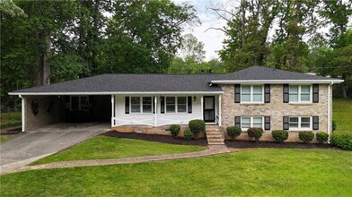 Building Photo - 3925 Chicamauga Dr