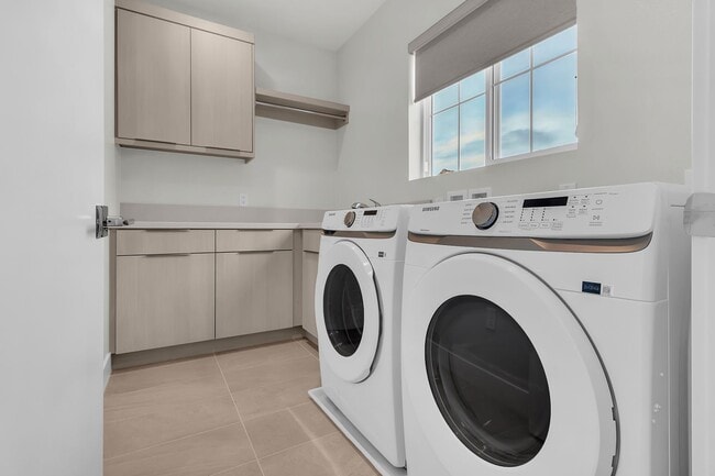 Building Photo - 720 Olivier Dr