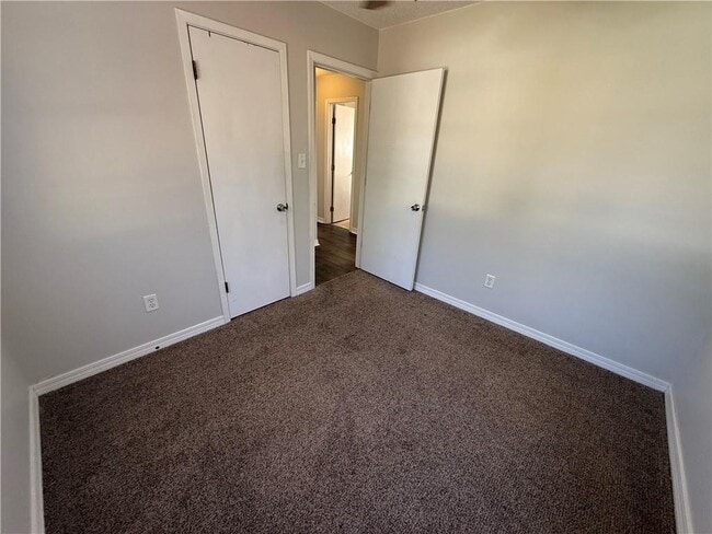 Building Photo - 303 Ruben Ave