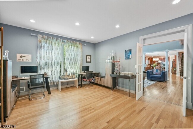Building Photo - 301 Berkley Ave
