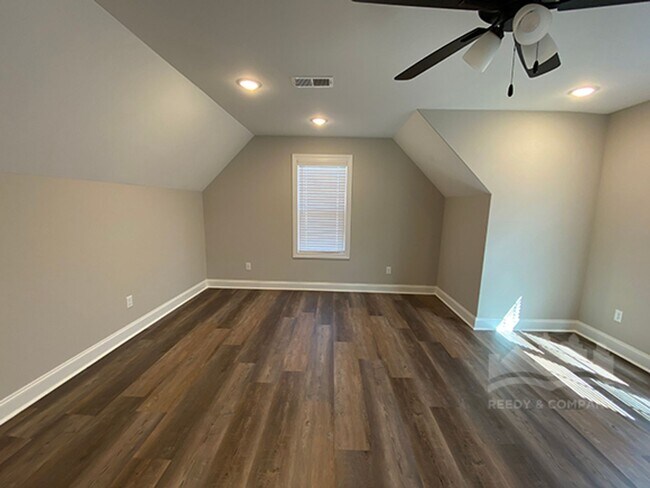 Building Photo - 565 Beau Vw Wy