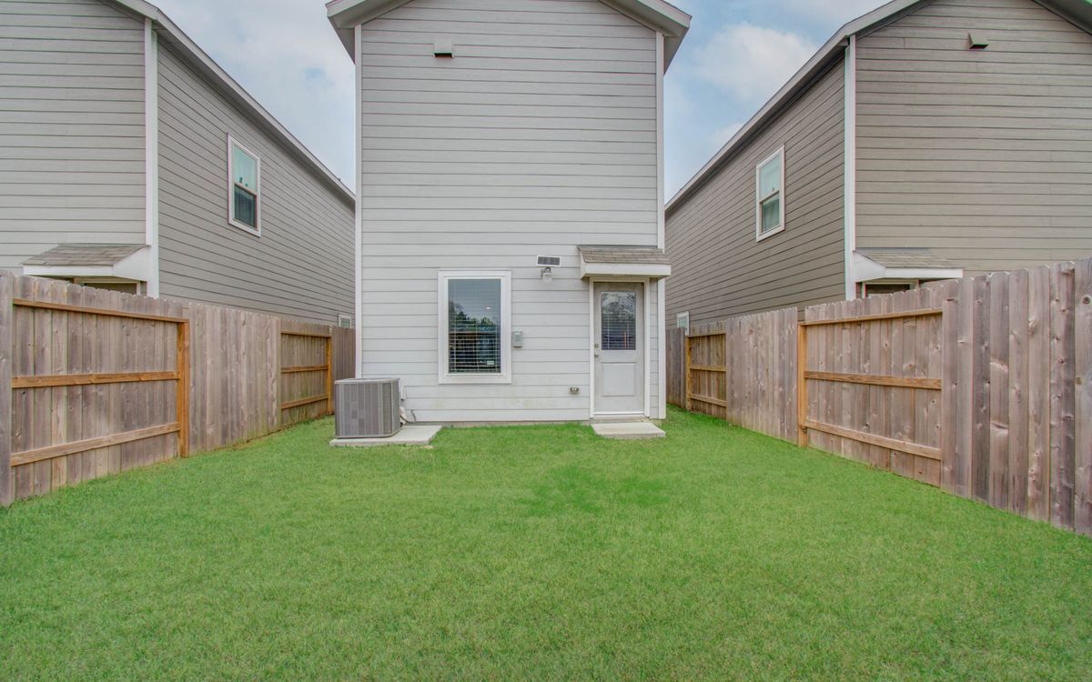 Building Photo - 21575 Carosella Dr