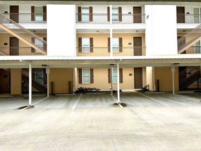 Building Photo - Victory Commons