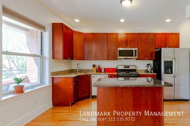 Building Photo - 4853 S Vincennes-Unit 205