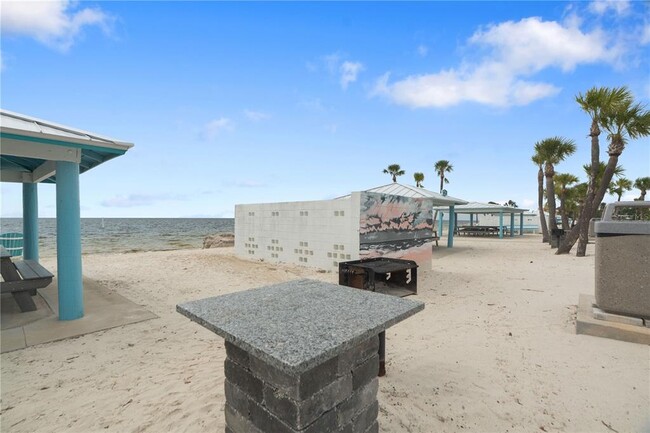 Building Photo - 5008 S Shore Dr