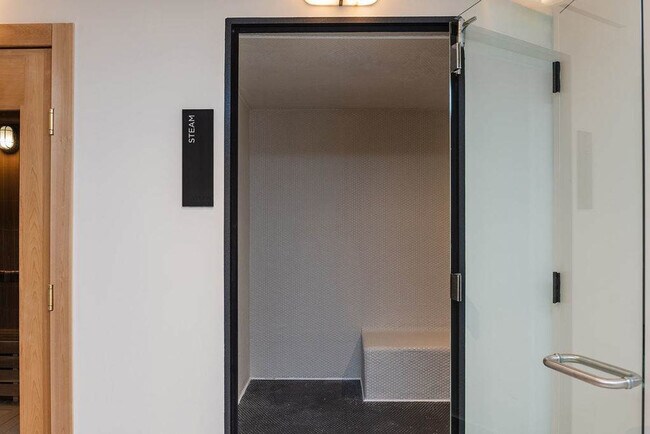 Building Photo - 225 N Miami Ave