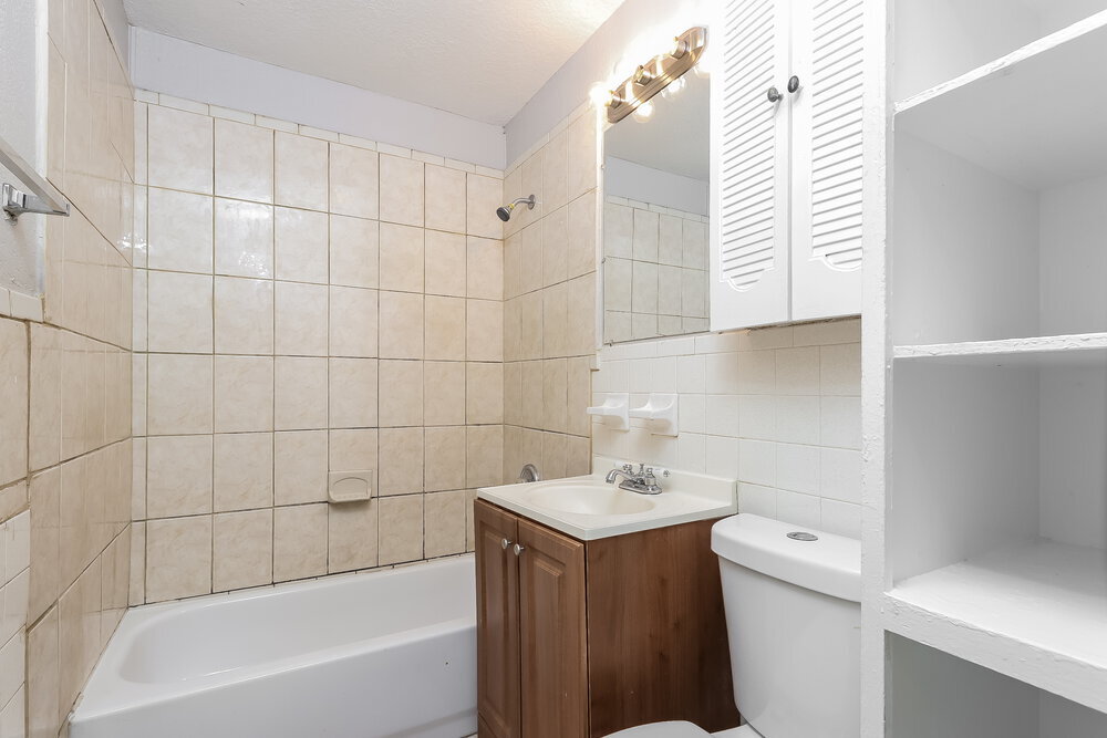 Building Photo - 849 W 5th St