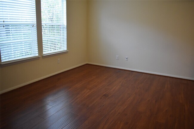 Building Photo - 11846 Jelicoe Dr