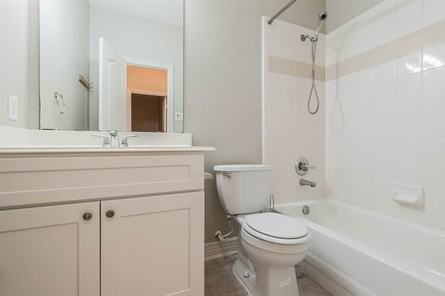 Building Photo - 5911 Brook Bend Dr