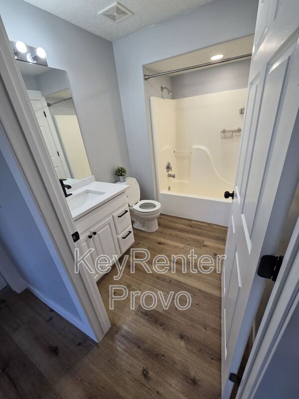 Building Photo - 8196 N Cedar Springs Rd