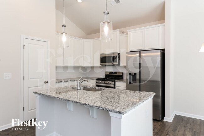 Building Photo - 1111 Mission Hill Ln