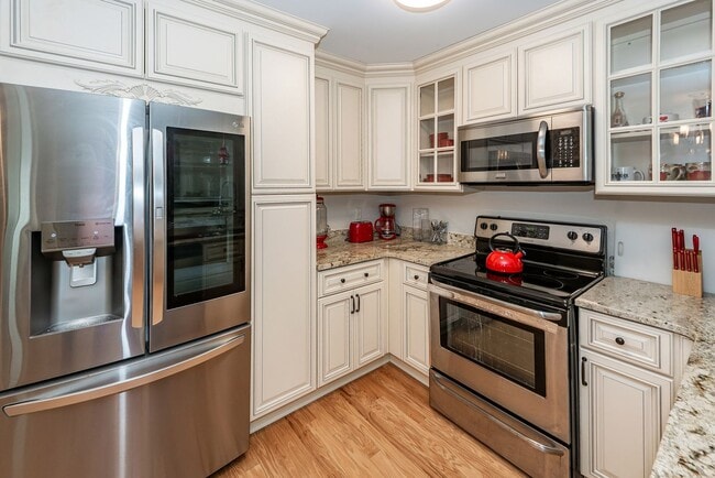 Building Photo - 2 Bedroom 1 Bath Condo in The Park at Rive...