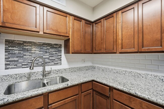 Building Photo - **Charming Condo Located in Central Phoenix**