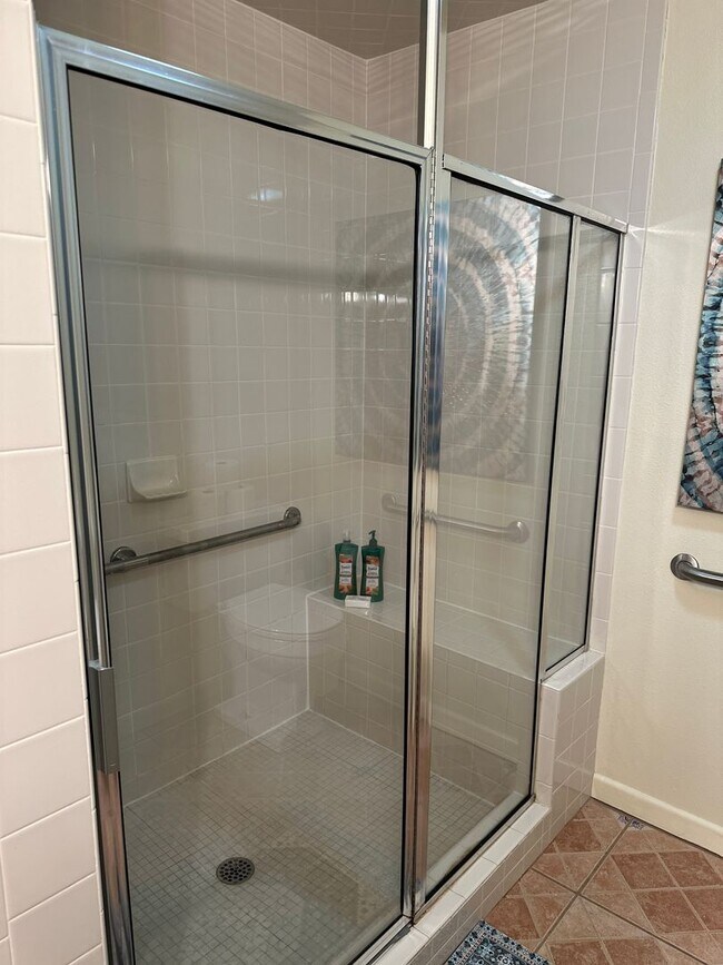 Building Photo - ONE BEDROOM, one bath, FULLY FURNISHED; ALL BILLS PAID