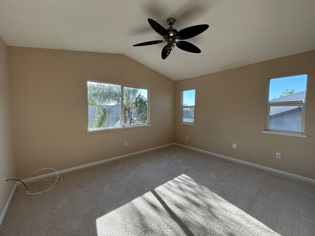 Building Photo - 4113 Piccadilly Ln
