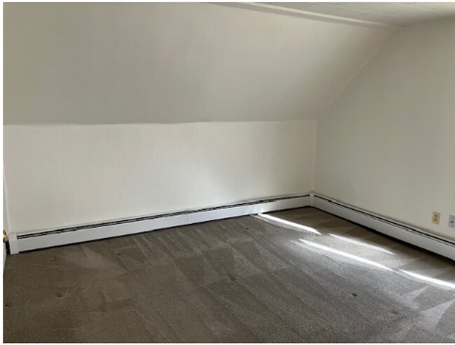 Building Photo - 141 Spruce St