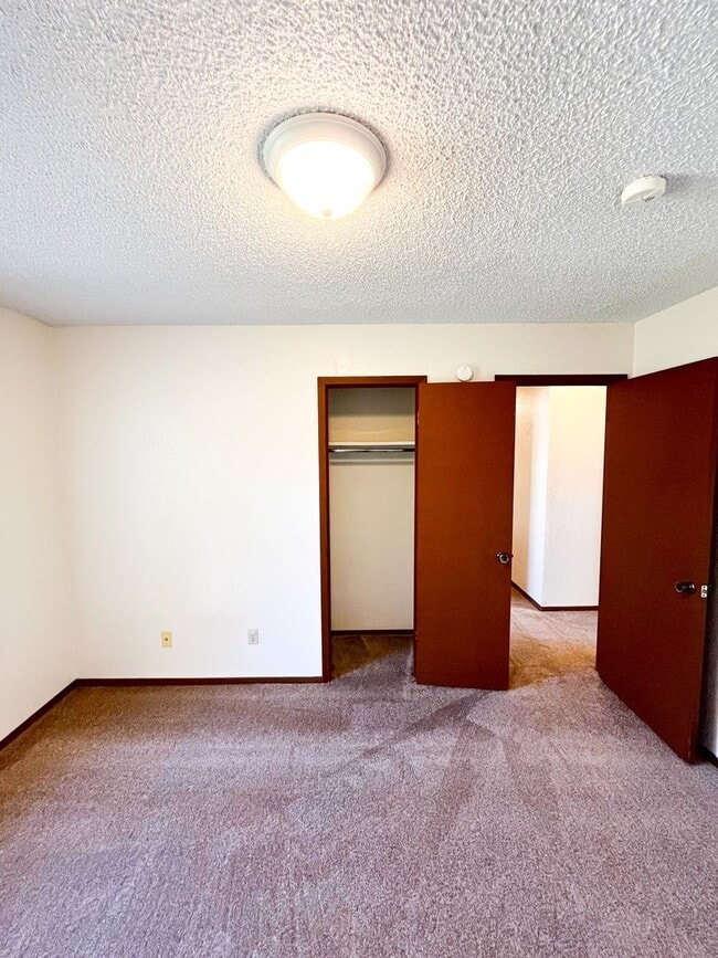 Building Photo - Available NOW!!!! Gorgeous 1 story, 3 bedroom, 2 bath, 2 car garage home with garage door opener....