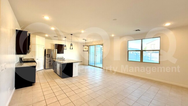 Building Photo - 40414 W Sunland Dr