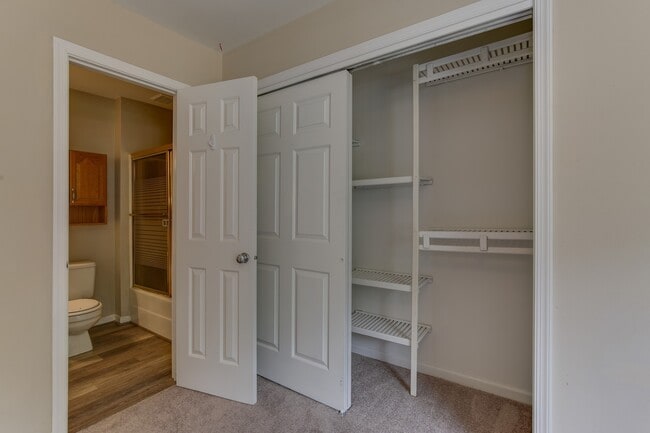 Building Photo - 732 Galahad Dr