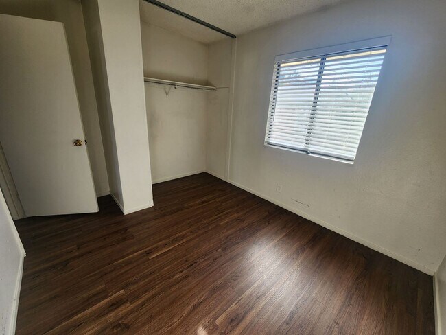 Building Photo - 73502 Sunnyvale Dr