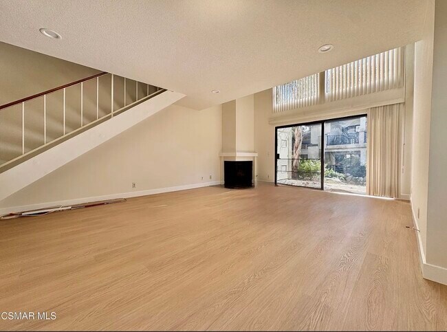 Building Photo - 5714 Skyview Way