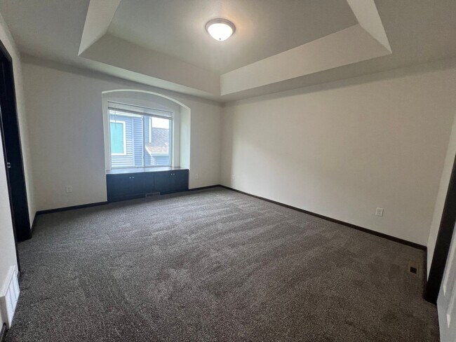 Building Photo - 3715 32nd St S