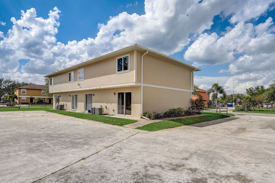 Building Photo - 12008 Pepperdine Pl