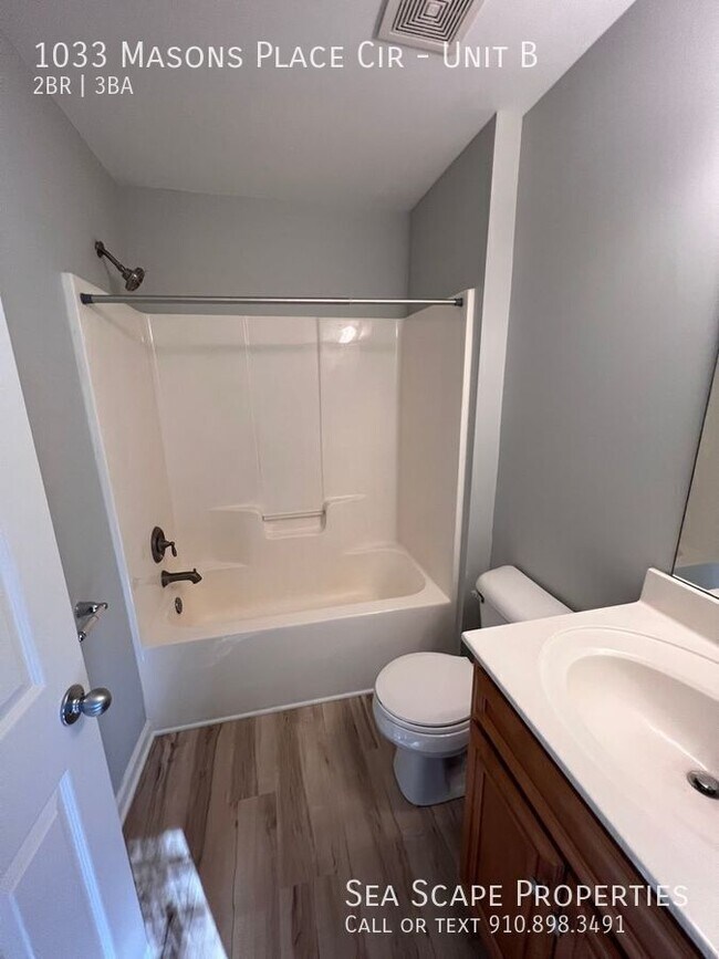 Building Photo - 1033 Masons Pl Cir