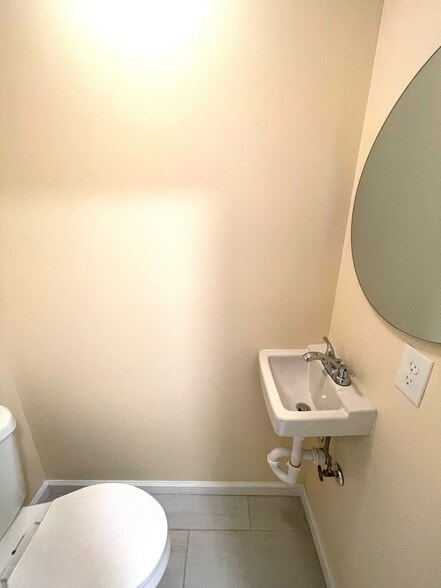 half bath - 619 Union Ave