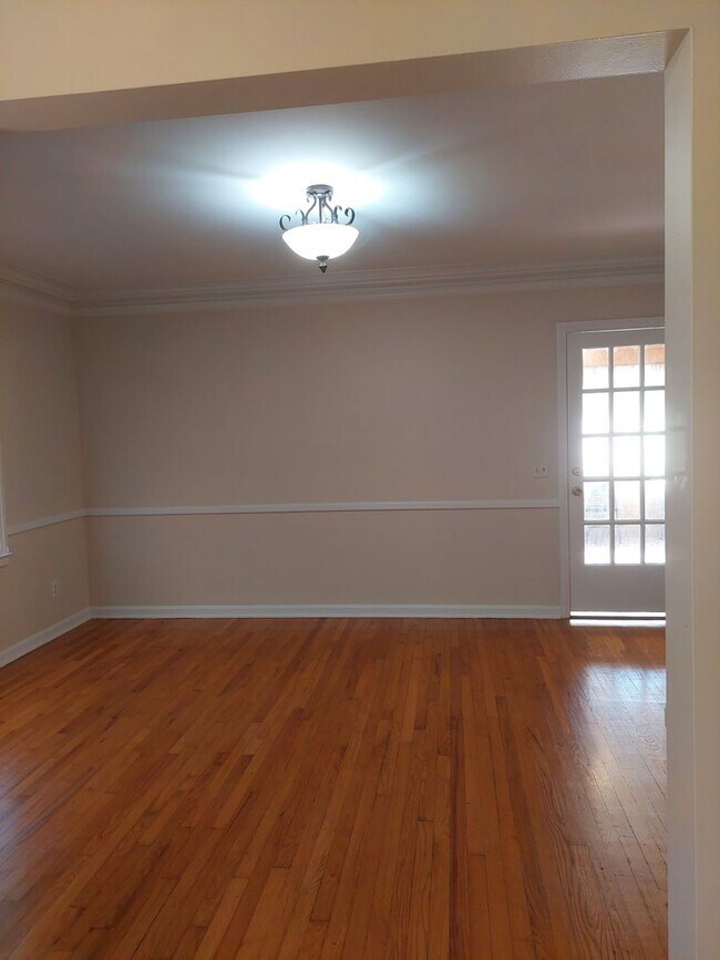 Building Photo - Heart of Midtown