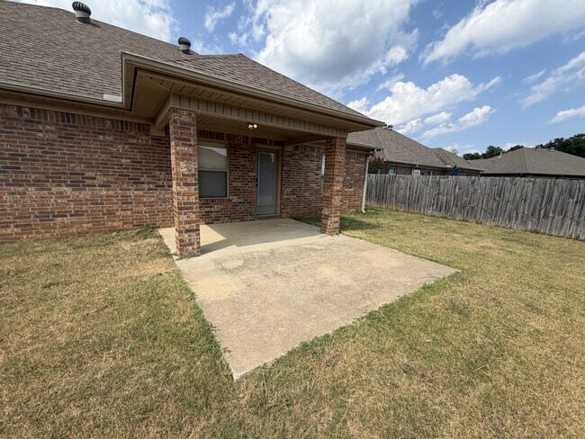 Building Photo - 1417 Puritan Dr