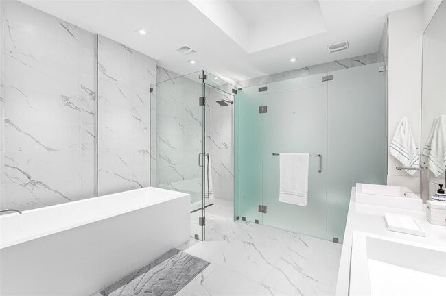 Building Photo - 3100 N Ocean Dr