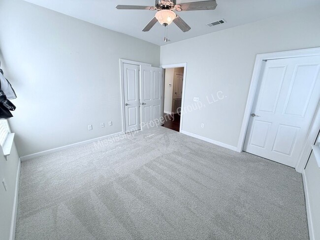 Building Photo - 2BD/2BA FOR RENT