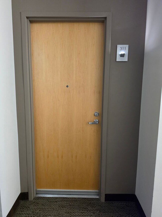 Building Photo - The Metrome One Bedroom, One Bath in the Heart of San Diego!
