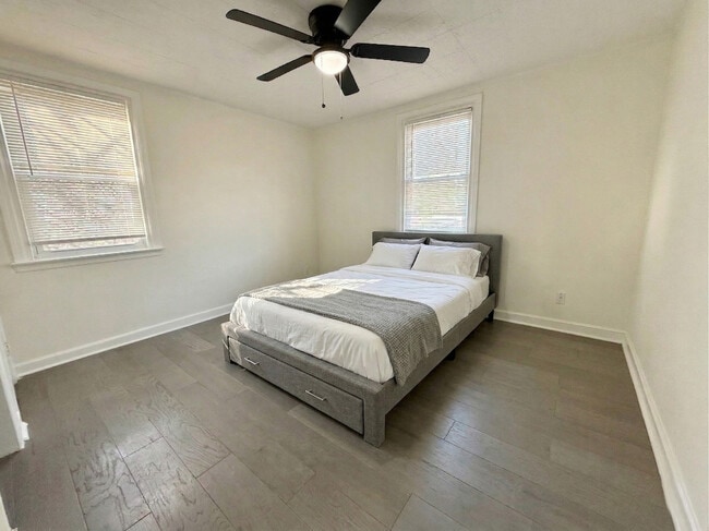 Building Photo - 658 Childs Ave