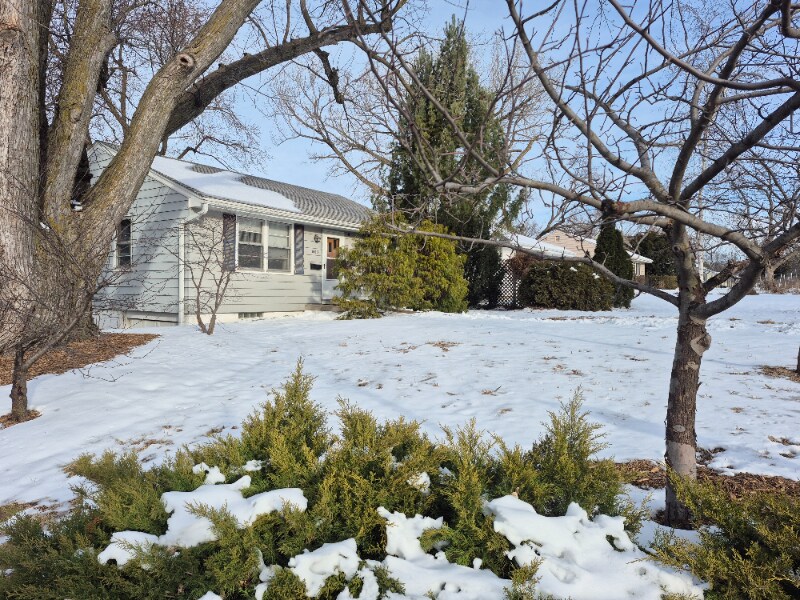 Building Photo - 1002 N 76th St