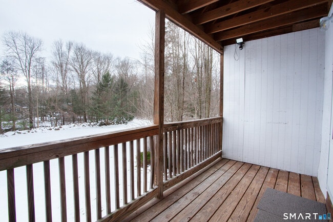 Building Photo - 366 Albany Turnpike