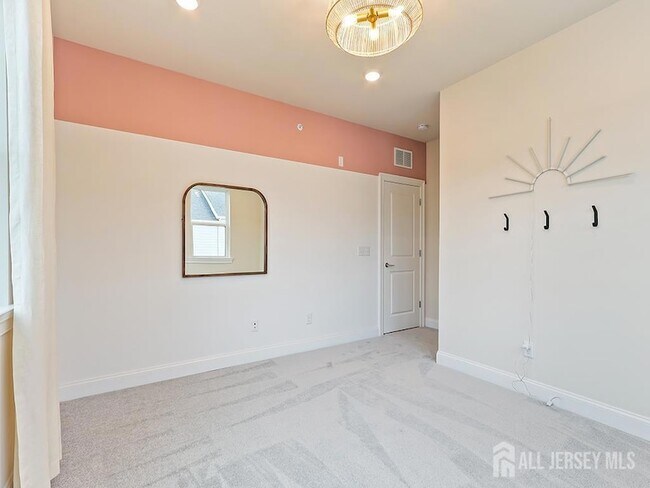 Building Photo - 715 Parker Blvd