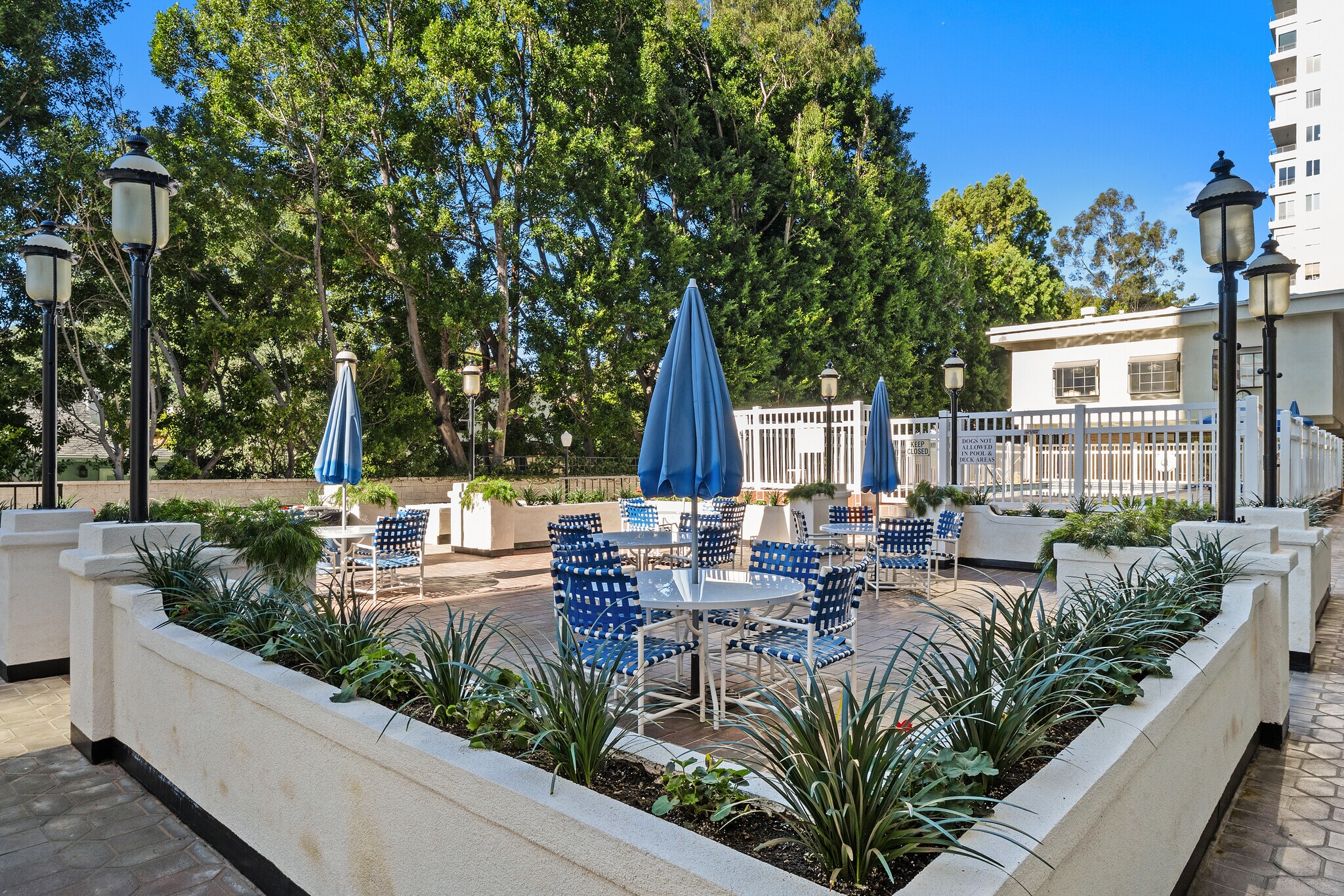 Building Photo - 10535 Wilshire Blvd