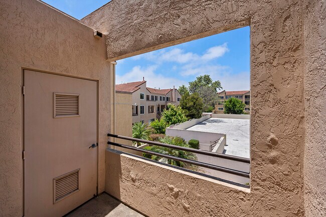 Building Photo - 3987 Nobel Dr