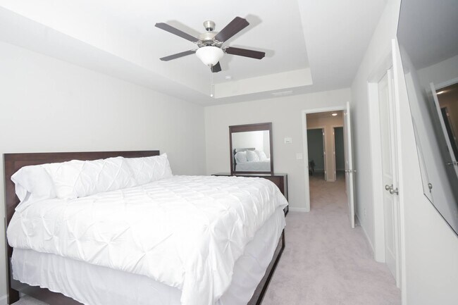 Building Photo - 2924 Ridgeview Dr SW