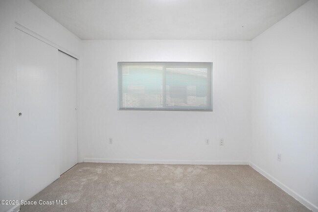 Building Photo - 453 Dolphin St