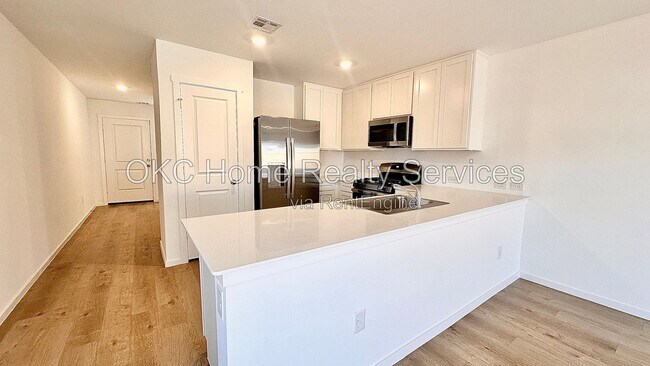 Building Photo - 20404 Deer Creek Dr