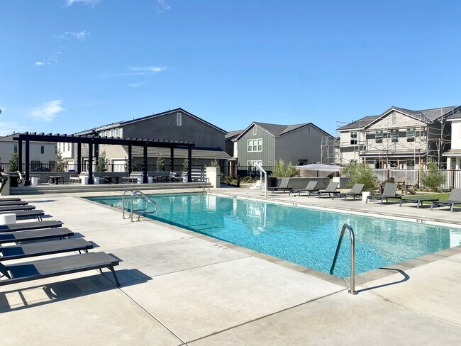 Building Photo - 2846 E Tamarind Dr