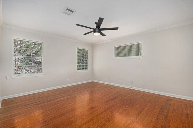 Building Photo - 12847 Memorial Dr