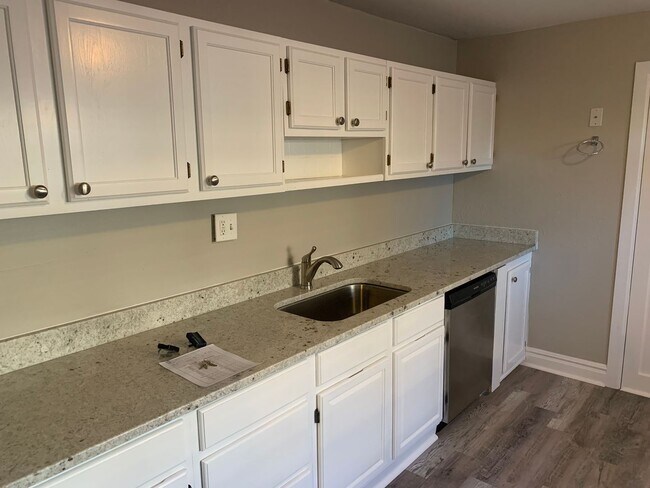 Building Photo - Spacious 4-Bedroom Home in Berkeley – Grea...