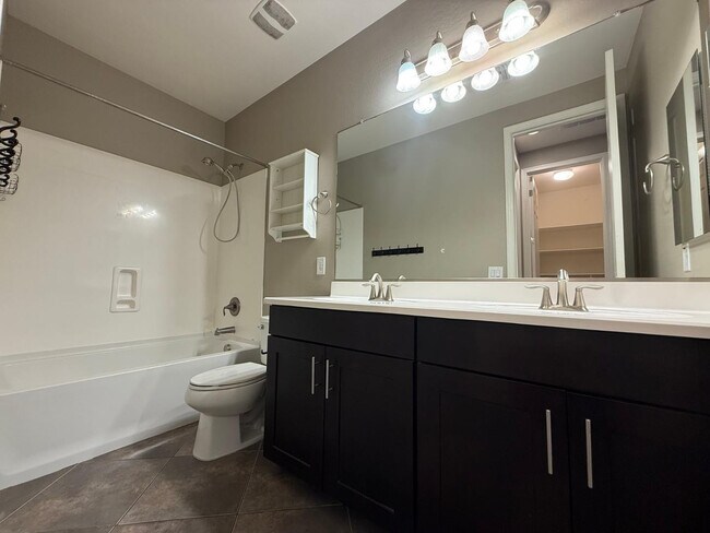 Building Photo - 287 E Kaibab Dr