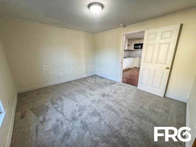 Building Photo - 914 Seaboard St