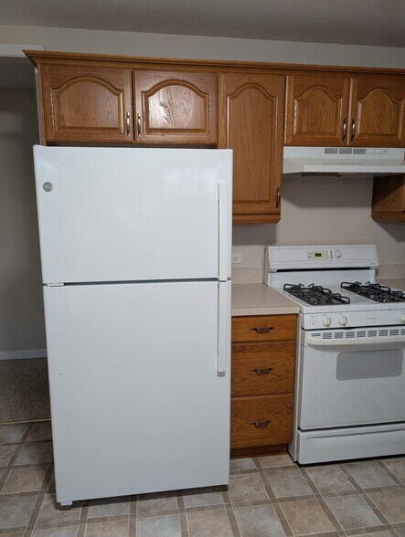 Refrigerator - 7218 Timber Trl